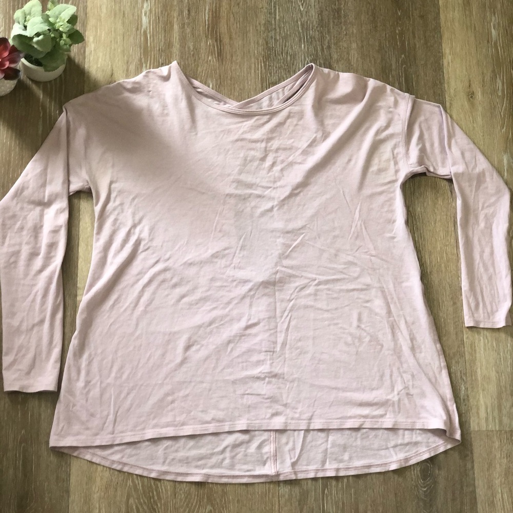 Lululemon Athletica quarter length shirt